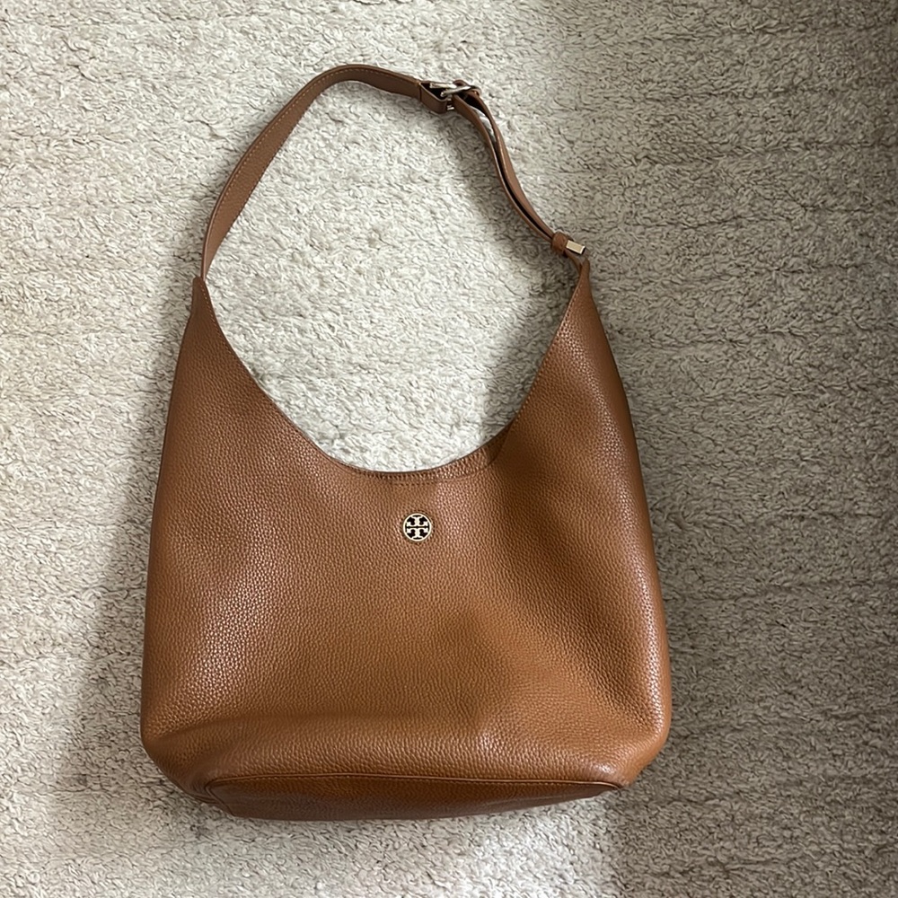 Tory Burch pocket book